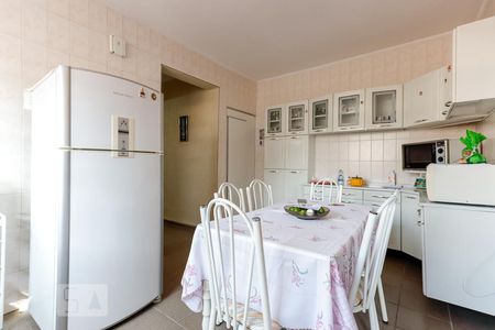 Casa à venda com 150m², 3 quartos e 2 vagasCozinha