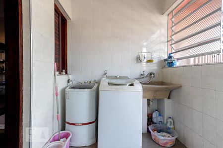 Casa à venda com 150m², 3 quartos e 2 vagasÁrea de Serviço