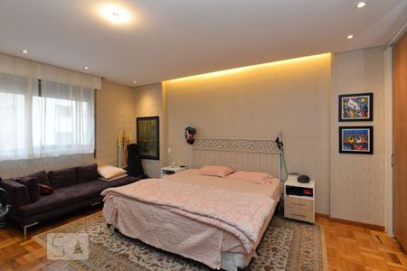 Apartamento à venda com 252m², 3 quartos e sem vaga Apartamento à venda com 252m², 3 quartos e sem vagaSuíte