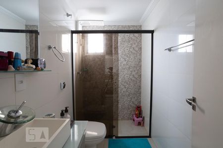 Banheiro da Suíte  de apartamento para alugar com 3 quartos, 120m² em Chácara Mafalda, São Paulo
