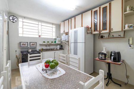 Casa à venda com 175m², 2 quartos e 2 vagas Casa à venda com 175m², 2 quartos e 2 vagasCozinha