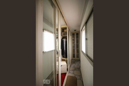 Apartamento à venda com 86m², 2 quartos e 1 vaga Apartamento à venda com 86m², 2 quartos e 1 vagaCloset Quarto 2 - Suíte