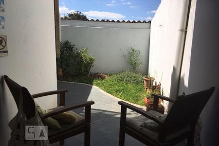 Casa à venda com 130m², 3 quartos e 2 vagas Casa à venda com 130m², 3 quartos e 2 vagasJardim