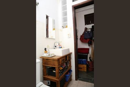 Casa à venda com 130m², 3 quartos e 2 vagasBanheiro da Suíte