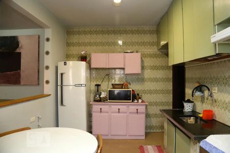 Casa à venda com 130m², 3 quartos e 2 vagasCozinha