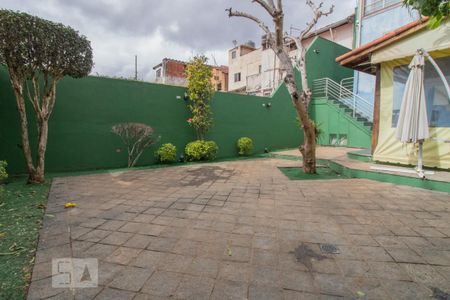 Casa à venda com 240m², 3 quartos e 3 vagas Casa à venda com 240m², 3 quartos e 3 vagasÁrea Externa