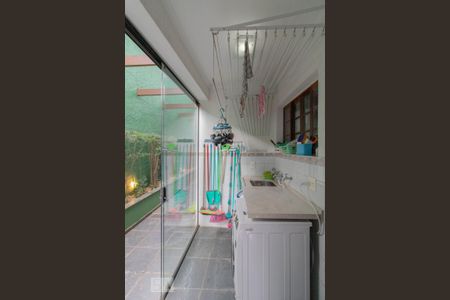 Casa à venda com 240m², 3 quartos e 3 vagas Casa à venda com 240m², 3 quartos e 3 vagasÁrea de Serviço