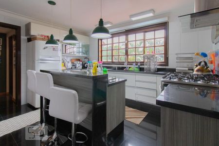 Casa à venda com 240m², 3 quartos e 3 vagas Casa à venda com 240m², 3 quartos e 3 vagasCozinha