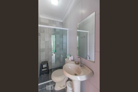 Casa à venda com 240m², 3 quartos e 3 vagas Casa à venda com 240m², 3 quartos e 3 vagasBanheiro Externo