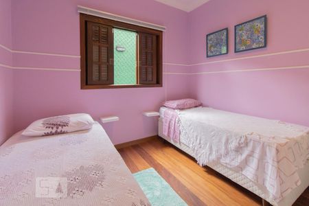 Casa à venda com 240m², 3 quartos e 3 vagas Casa à venda com 240m², 3 quartos e 3 vagasQuarto 3