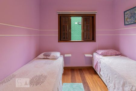 Casa à venda com 240m², 3 quartos e 3 vagas Casa à venda com 240m², 3 quartos e 3 vagasQuarto 3