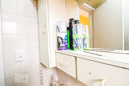 Casa à venda com 100m², 2 quartos e 1 vaga Casa à venda com 100m², 2 quartos e 1 vagaBanheiro