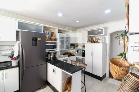 Apartamento à venda com 167m², 4 quartos e 2 vagas Apartamento à venda com 167m², 4 quartos e 2 vagasCozinha