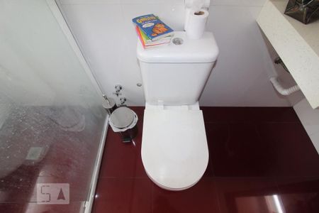 Casa à venda com 177m², 3 quartos e 8 vagasBanheiro Suite 1