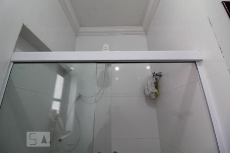 Casa à venda com 177m², 3 quartos e 8 vagasBanheiro Suite 2