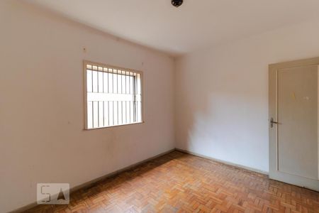 Casa à venda com 302m², 5 quartos e 2 vagas Casa à venda com 302m², 5 quartos e 2 vagasQuarto 02