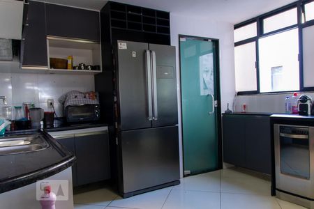 Apartamento para alugar com 400m², 4 quartos e 2 vagas Apartamento para alugar com 400m², 4 quartos e 2 vagasCozinha