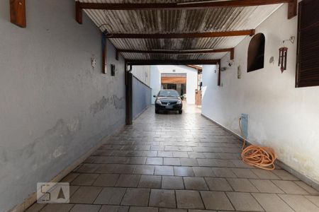 Casa à venda com 300m², 3 quartos e 5 vagas Casa à venda com 300m², 3 quartos e 5 vagasGaragem