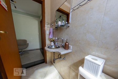 Casa à venda com 195m², 3 quartos e 3 vagas Casa à venda com 195m², 3 quartos e 3 vagasLavabo