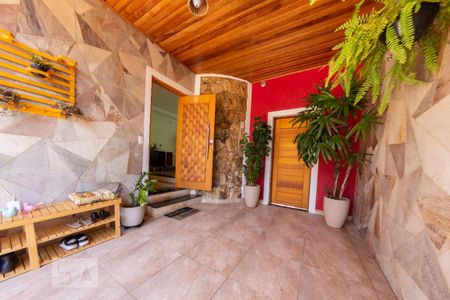 Casa à venda com 195m², 3 quartos e 3 vagas Casa à venda com 195m², 3 quartos e 3 vagasGaragem