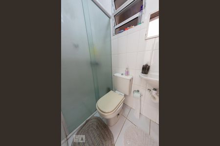 Casa à venda com 195m², 3 quartos e 3 vagas Casa à venda com 195m², 3 quartos e 3 vagasBanheiro de Serviço