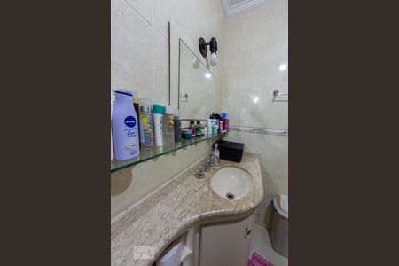 Casa à venda com 195m², 3 quartos e 3 vagas Casa à venda com 195m², 3 quartos e 3 vagasBanheiro da Suíte 2