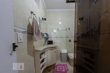 Casa à venda com 195m², 3 quartos e 3 vagas Casa à venda com 195m², 3 quartos e 3 vagasBanheiro da Suíte 2