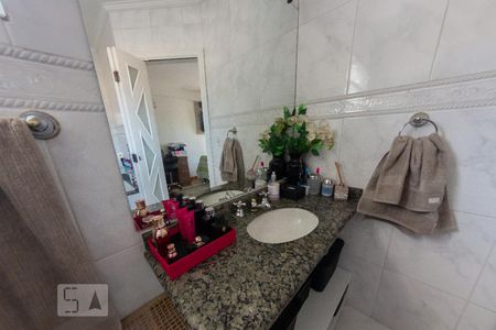 Casa à venda com 195m², 3 quartos e 3 vagas Casa à venda com 195m², 3 quartos e 3 vagasBanheiro da Suíte 1