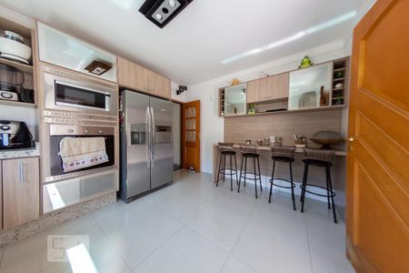Casa à venda com 195m², 3 quartos e 3 vagas Casa à venda com 195m², 3 quartos e 3 vagasCozinha