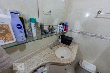 Casa à venda com 195m², 3 quartos e 3 vagas Casa à venda com 195m², 3 quartos e 3 vagasBanheiro da Suíte 2