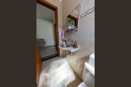 Casa à venda com 195m², 3 quartos e 3 vagas Casa à venda com 195m², 3 quartos e 3 vagasLavabo