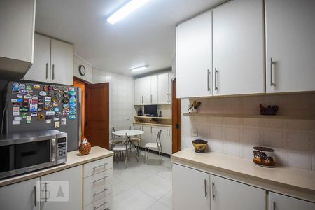 Casa de condomínio à venda com 280m², 3 quartos e 4 vagas Casa de condomínio à venda com 280m², 3 quartos e 4 vagasCozinha