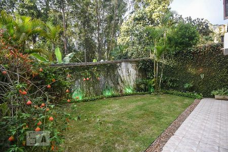 Casa de condomínio à venda com 280m², 3 quartos e 4 vagas Casa de condomínio à venda com 280m², 3 quartos e 4 vagasJardim