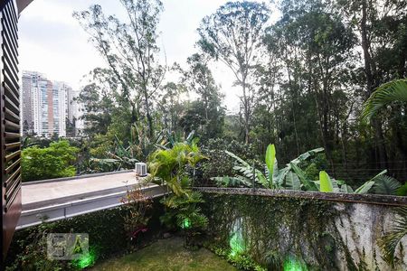 Casa de condomínio à venda com 280m², 3 quartos e 4 vagas Casa de condomínio à venda com 280m², 3 quartos e 4 vagasVista da suíte 2