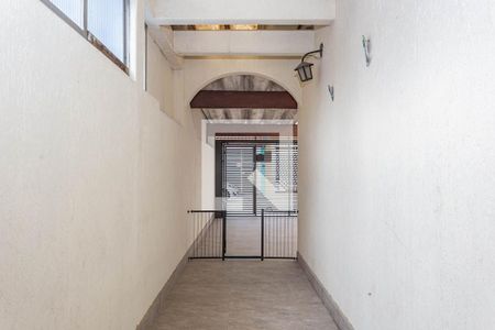 Casa à venda com 260m², 4 quartos e 2 vagasCorredor