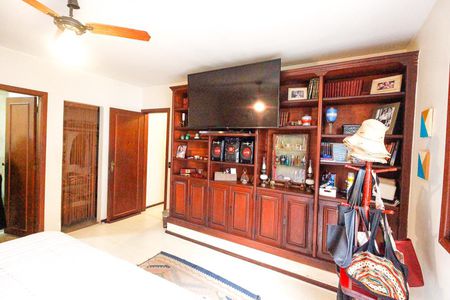 Casa à venda com 512m², 8 quartos e 3 vagas Casa à venda com 512m², 8 quartos e 3 vagasSuíte 1