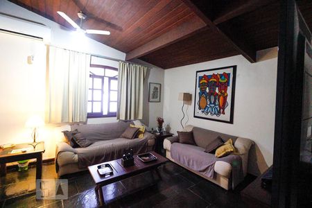 Casa à venda com 512m², 8 quartos e 3 vagas Casa à venda com 512m², 8 quartos e 3 vagasSala 2