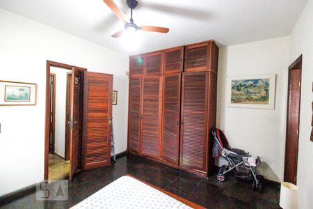 Casa à venda com 512m², 8 quartos e 3 vagas Casa à venda com 512m², 8 quartos e 3 vagasSuíte 3