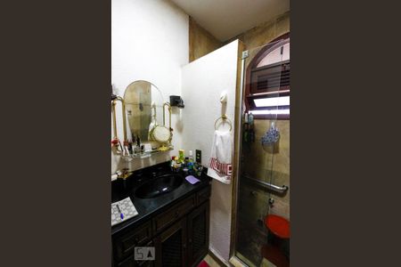 Casa à venda com 512m², 8 quartos e 3 vagas Casa à venda com 512m², 8 quartos e 3 vagasBanheiro da Suíte 1