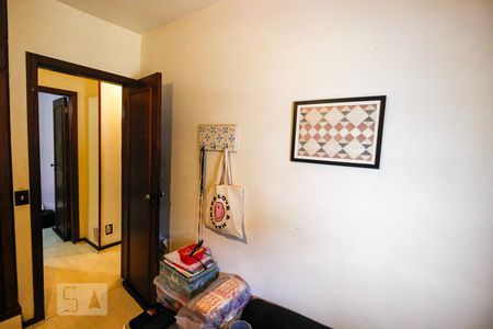 Casa à venda com 512m², 8 quartos e 3 vagas Casa à venda com 512m², 8 quartos e 3 vagasQuarto 2