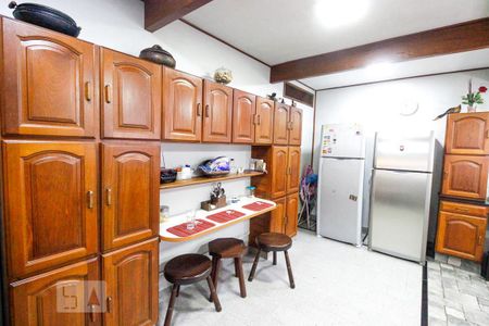 Casa à venda com 512m², 8 quartos e 3 vagas Casa à venda com 512m², 8 quartos e 3 vagasCozinha