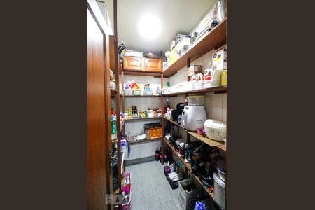 Casa à venda com 512m², 8 quartos e 3 vagas Casa à venda com 512m², 8 quartos e 3 vagasDespensa