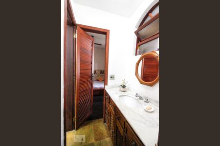 Casa à venda com 512m², 8 quartos e 3 vagas Casa à venda com 512m², 8 quartos e 3 vagasBanheiro da Suíte 2 e 3