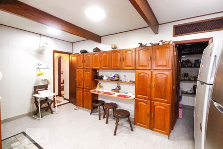 Casa à venda com 512m², 8 quartos e 3 vagas Casa à venda com 512m², 8 quartos e 3 vagasCozinha