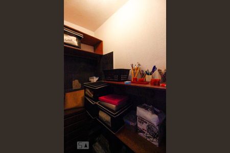 Casa à venda com 512m², 8 quartos e 3 vagas Casa à venda com 512m², 8 quartos e 3 vagasCloset Quarto 3