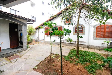 Casa à venda com 512m², 8 quartos e 3 vagas Casa à venda com 512m², 8 quartos e 3 vagasVista do Quarto 3