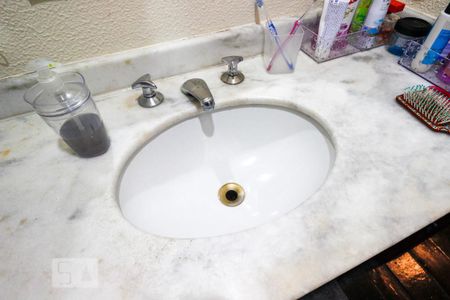 Casa à venda com 512m², 8 quartos e 3 vagas Casa à venda com 512m², 8 quartos e 3 vagasBanheiro Suíte 4