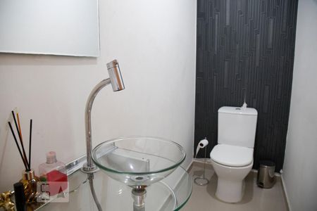 Casa à venda com 250m², 3 quartos e 3 vagasBanheiro