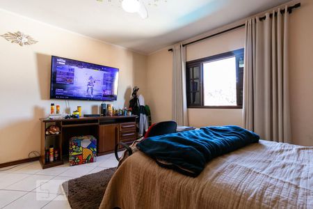 Casa à venda com 610m², 5 quartos e 6 vagas Casa à venda com 610m², 5 quartos e 6 vagasQuarto 1