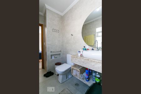 Casa à venda com 610m², 5 quartos e 6 vagas Casa à venda com 610m², 5 quartos e 6 vagasBanheiro da suíte 3